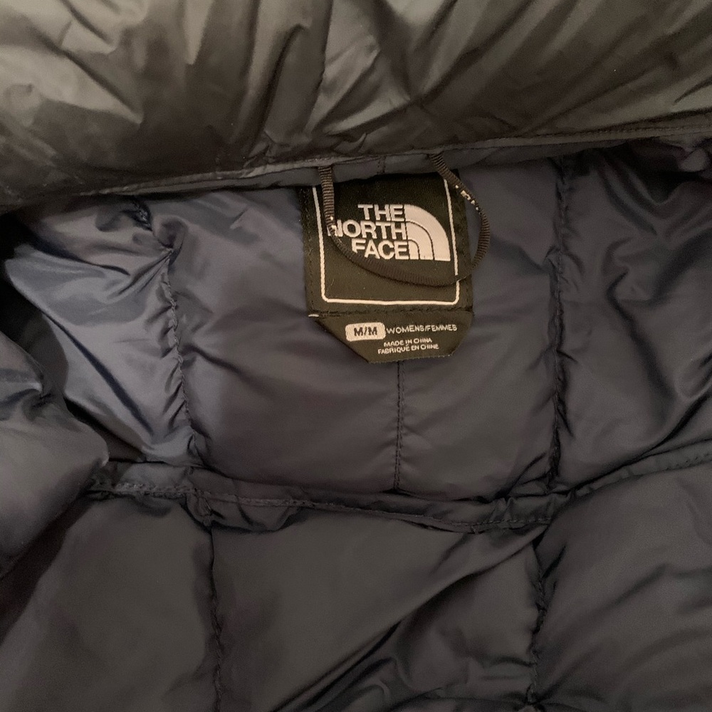 The North Face Navy Long Women’s Puffer - Picture 3 of 6